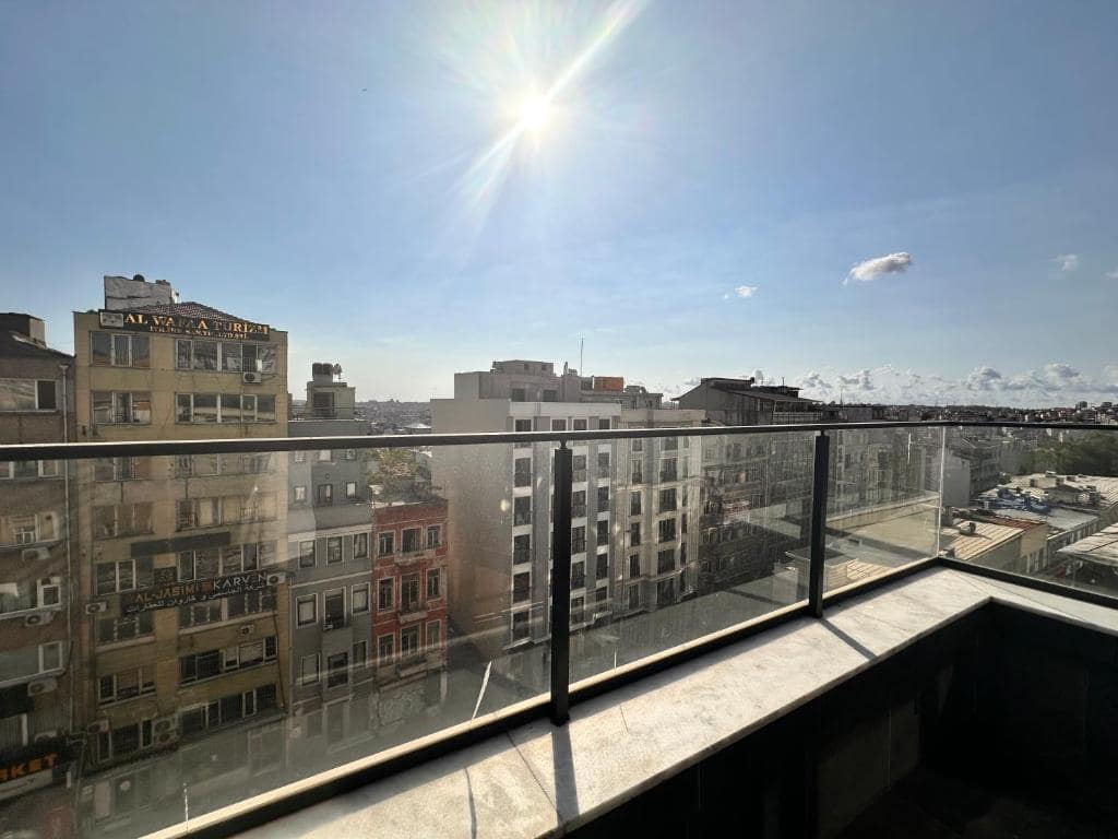 هتل-4-ستاره-تی-کی-تکسیم-استانبول-نمای-تراس-Hotel-4-setere-Tk-taxim-Terrace5-min.jpg