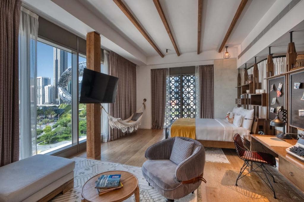 09-اتاق-خواب-هتل-5 ستاره-25-ساعت-وان-سنترال-دبی-25Hours-Hotel-Dubai-One-Central-Bedroom.jpg