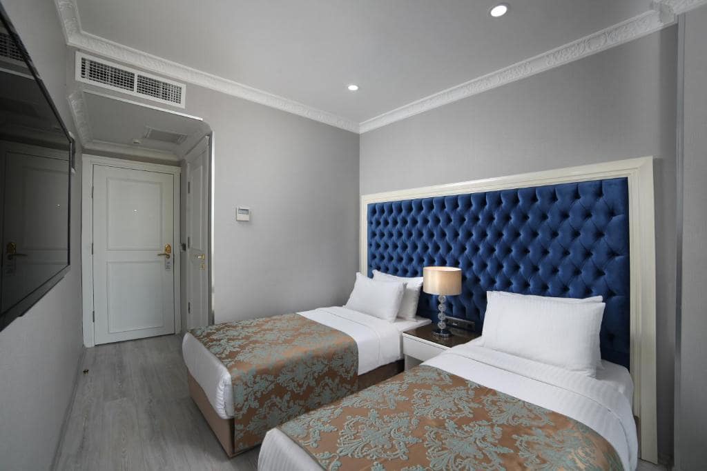 01-نمای-اتاق-هتل-4-ستاره-وایت-مونارچ-استانبول-Room-Hotel-4-Setare-White-Monarch-Istanbul.jpg