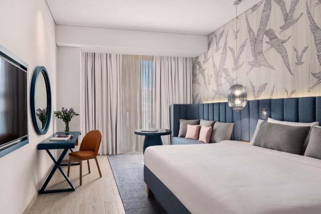 09-اتاق-هتل-5-ستاره-سی-سنترال-ریزورت-د-پالم-دبی- C-Central-Resort-Palm-Hotel-Dubai-Room.jpg