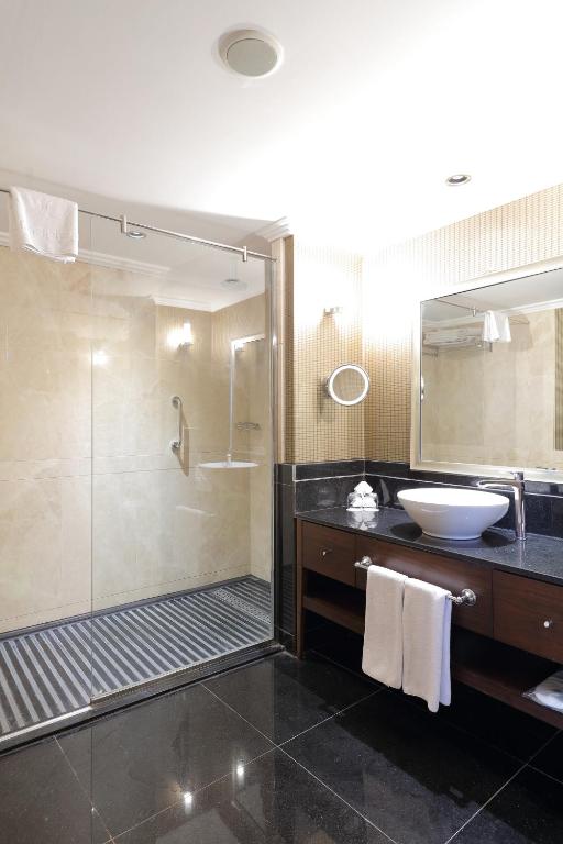 26-سرویس-بهداشتی-هتل-5-ستاره-آمارا-پریمیر-پالاس-آنتالیا- Amara-Premier-Palace-Hotel-Antalya-Bathroom.jpg