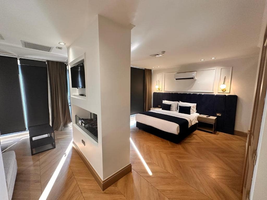 هتل-4-ستاره-تی-کی-تکسیم-استانبول-نمای-اتاق-Hotel-4-setere-Tk-taxim-Room39-min.jpg