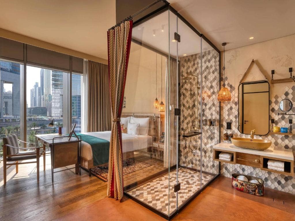 19-اتاق-خواب-هتل-5 ستاره-25-ساعت-وان-سنترال-دبی-25Hours-Hotel-Dubai-One-Central-Bedroom.jpg