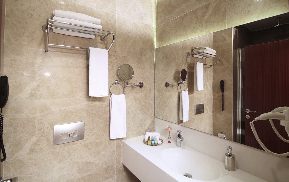 01-هتل-3-ستاره-پارک-بای-کلاورن-نمای-سرویس-بهداشتی-Bathroom-Hotel-3-Setare-park-By-Clover-Istanbul.jpg