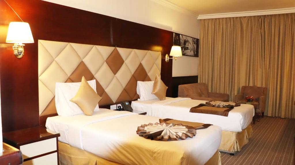 06-اتاق-خواب-هتل-3-ستاره-گلف-این-دبی- Golf-Inn-Hotel-Dubai-Bedroom.jpg