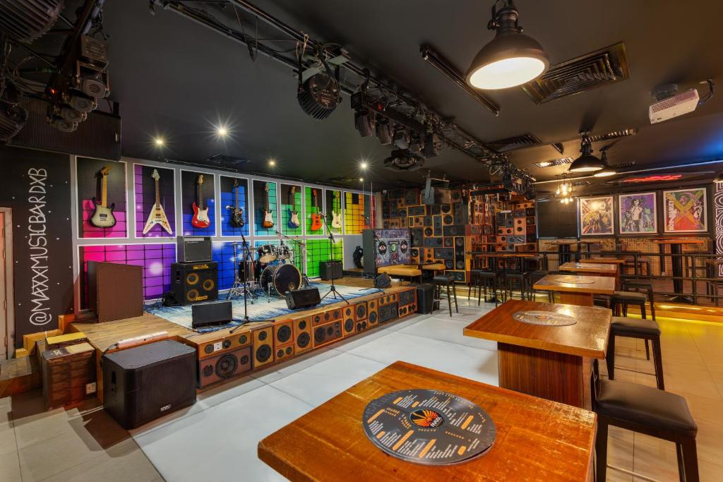 29-بار-هتل-3-ستاره-هتل-سیتی-مکس-البرشا-ات-د-مال-دبی- Citymax-Hotel-Al-Barsha-at-the-Mall-Dubai-Bar.jpg