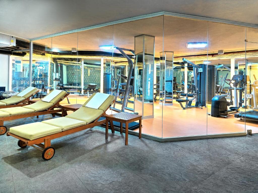 02-نمای-سالن-ورزش-هتل-4-ستاره-وایت-مونارچ-استانبول-Gym-Hotel-4-Setare-White-Monarch-Istanbul.jpg