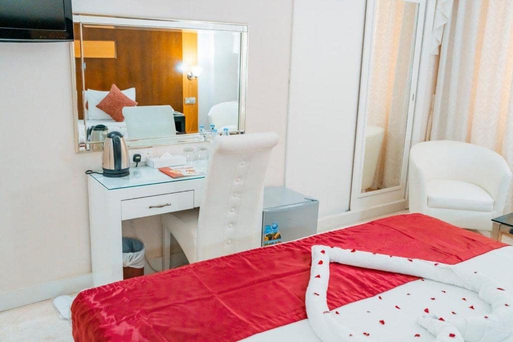 17-اتاق-خواب-نمای-هتل-3-سان-اند-سندز-دبی- Sun-And-Sands-Dubai-Bedroom.jpg