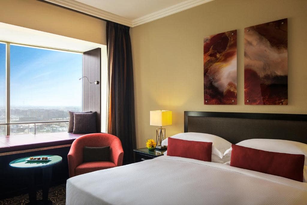 23-اتاق-خواب-هتل-4-ستاره-تاورز-روتانا-دبی- Towers-Rotana-Hotel-Dubai-Bedroom.jpg