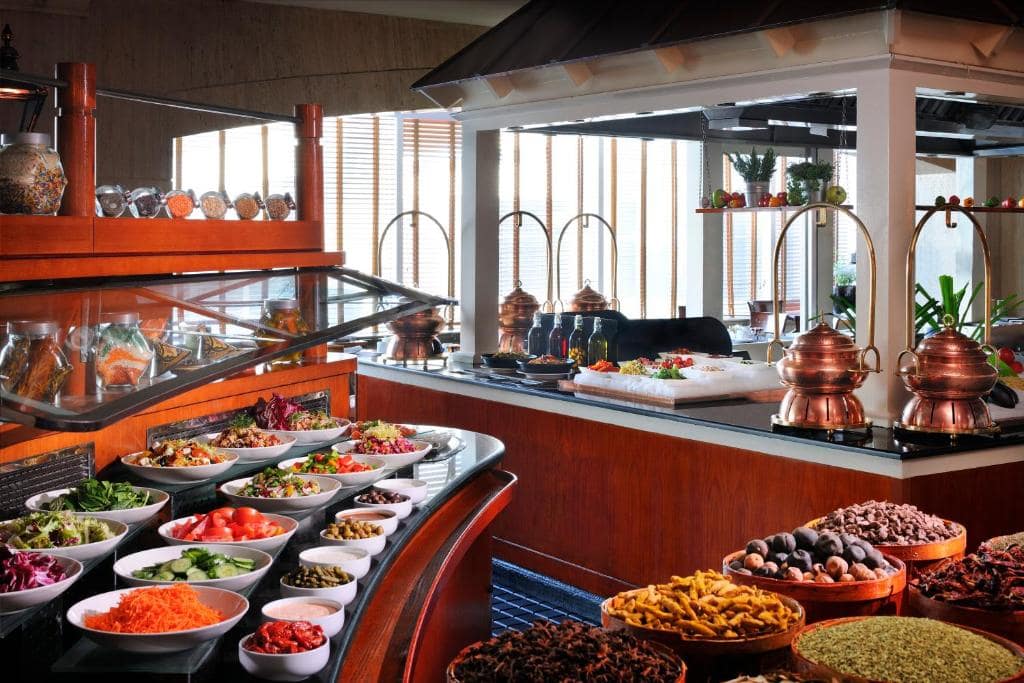 31-رستوران-هتل-4 ستاره-د-بریستول-این-دبی- The-Bristol-Inn-Hotel-Dubai-Room.jpg