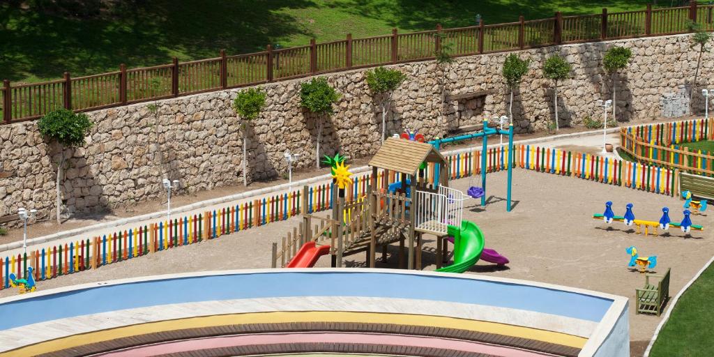 46-محوطه-هتل-5-ستاره-آمارا-پریمیر-پالاس-آنتالیا- Amara-Premier-Palace-Hotel-Antalya-Grounds.jpg