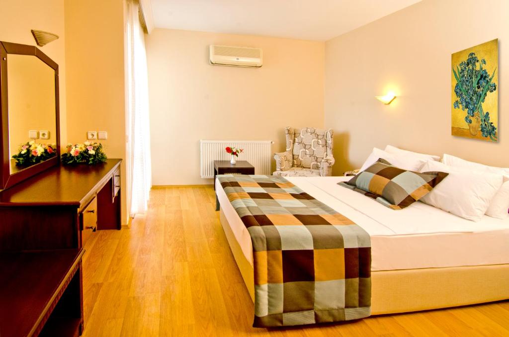 49 اتاق هتل 4 ستاره سیتیز هیل کوش آداسی City Hill Hotel Kusadasi.jpg