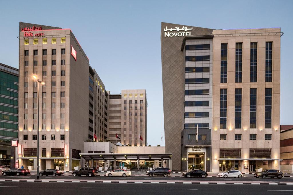 02-نمای-هتل-3-ستاره-آیبیس-سیتی-سنتر-دبی- Hotel-Ibis-City-Center-View.jpg