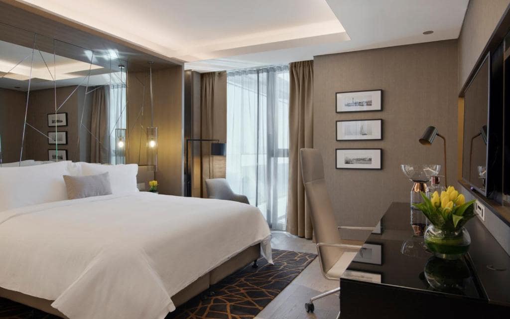 05-اتاق-هتل-5-ستاره-البندر-روتانا-کریک-دبی- Al-Bandar-Rotana-Dubai-Creek-Room.jpg