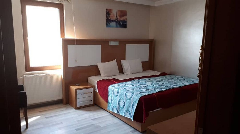 11-اتاق-هتل-3-ستاره-کروان-وان- Kervan-Hotel-Van-Room.jpg