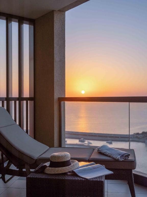 25-اتاق-خواب-هتل-5-ستاره-سوفیتل-جمیرا-بیچ- View Sofitel-Dubai-Jumeirah-Beach-Bedroom.jpg