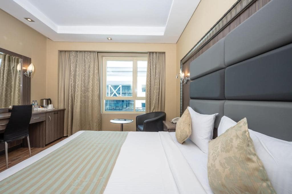 13-اتاق-هتل-4-ستاره-پرل-سوئیس-دبی- Pearl-Swiss-Hotel-Dubai-Room.jpg