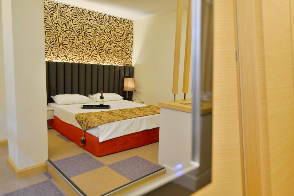 08-نمای-اتاق-هتل3-ستاره-آرسیما-استانبول-Room-Hotel-3-setare-Arsima-Istanbul.jpg