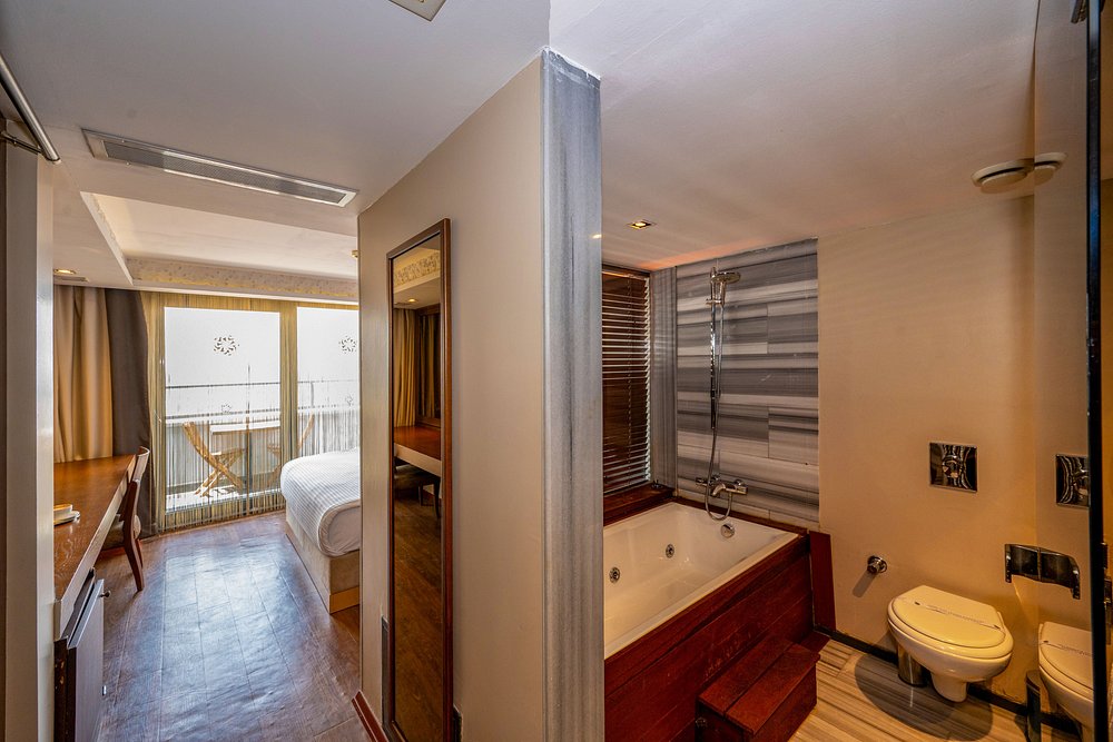 016-اتاق-هتل-4-ستاره-پرا-تولیپ-استانبول-Room-Hotel-4-Setare-Pera-Tulip-Istan.jpg