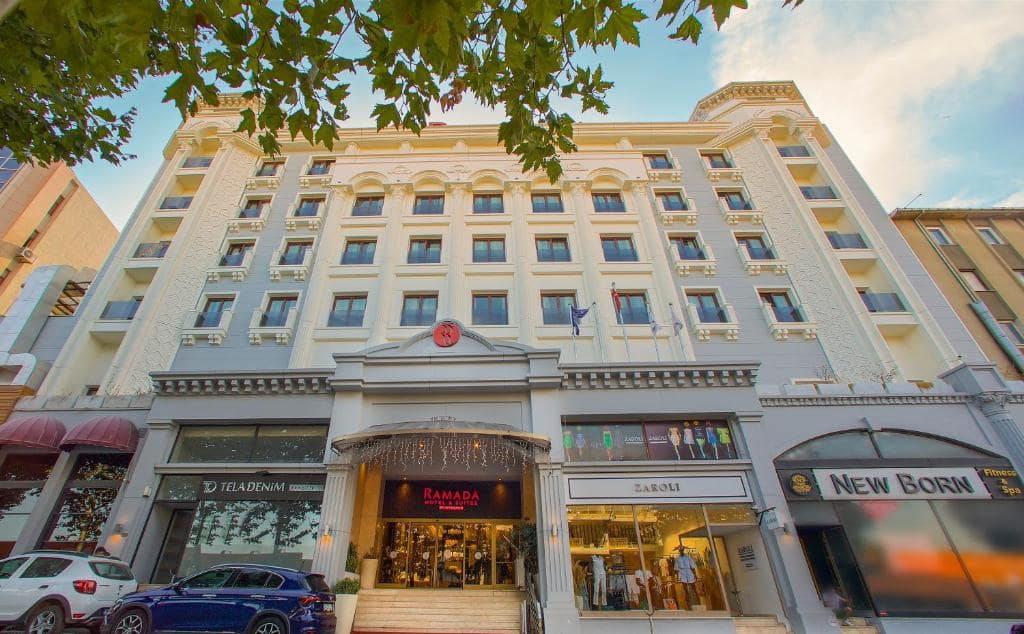 03-نمای-بیرون-هتل-5-ستاره-رامادا-بای-ویندهام-مرتر-استانبول-View-Hotel-5-setare-Wyndham-Merter-Istanbul-min.jpg