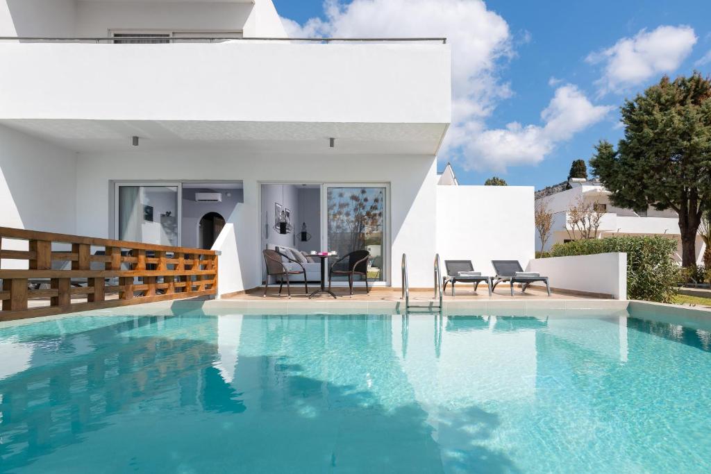 05 نمای هتل 4 ستاره بلمار کوش آداسی Belmare Hotel Kusadasi.jpg