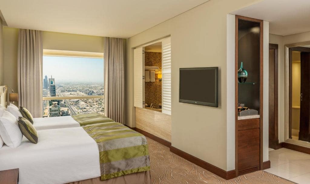 04-اتاق-هتل-5-ستاره-د-تاور-پلازا-دبی- The-Tower-Plaza-Hotel-Dubai-Room.jpg