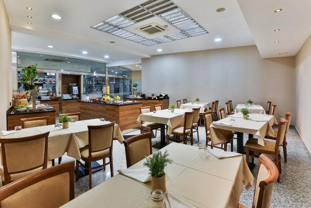 31-رستوران-هتل-3-ستاره-کینز-پارک-دبی- Kings-Park-Hotel-Dubai-Restaurant.jpg