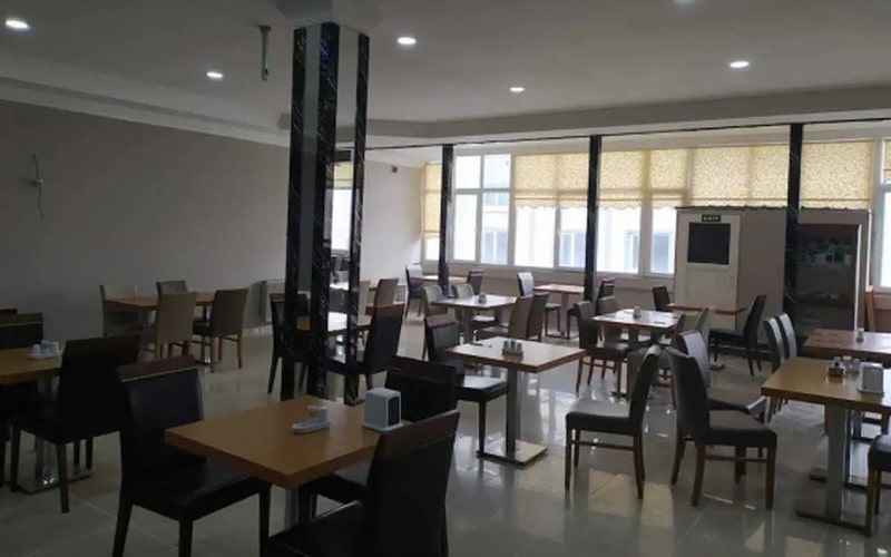 07 رستوران هتل 3 ستاره آتنا لایف وان Athena Life Otel Van.jpg