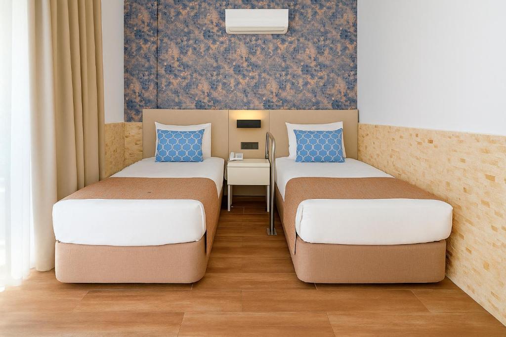 18-اتاق-هتل-4-ستاره-الدار-گاردن-ریزورت-آنتالیا- Eldar-Garden-Resort-Antalya-Room.jpg