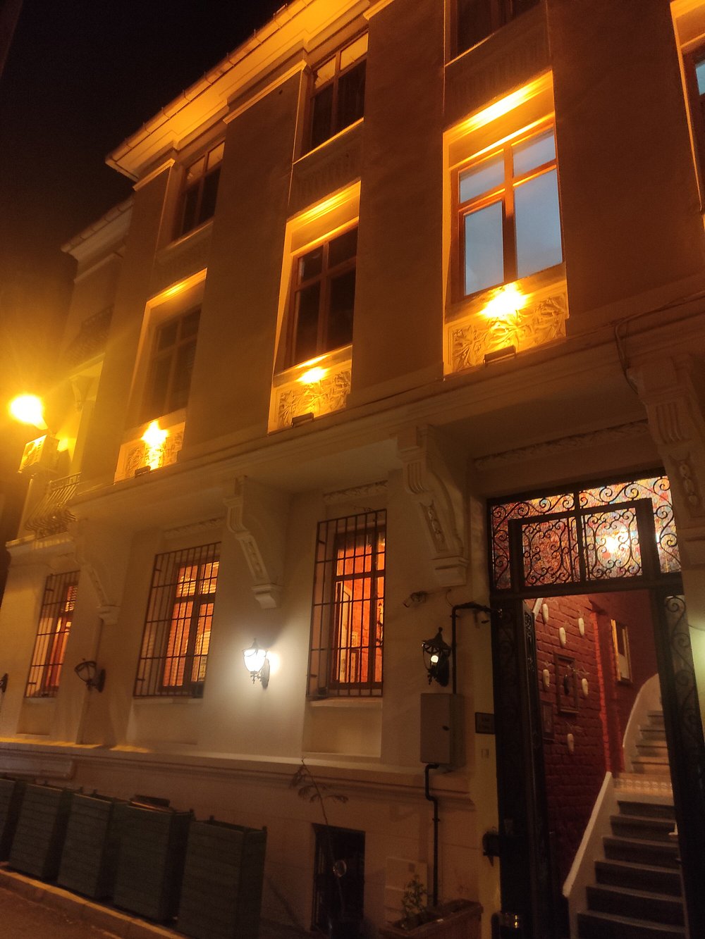 هتل-3-ستاره-امی-تکسیم-نمای-بیرون-Hotel-4-setare-Emmy-Taksim-Exterior4.jpg