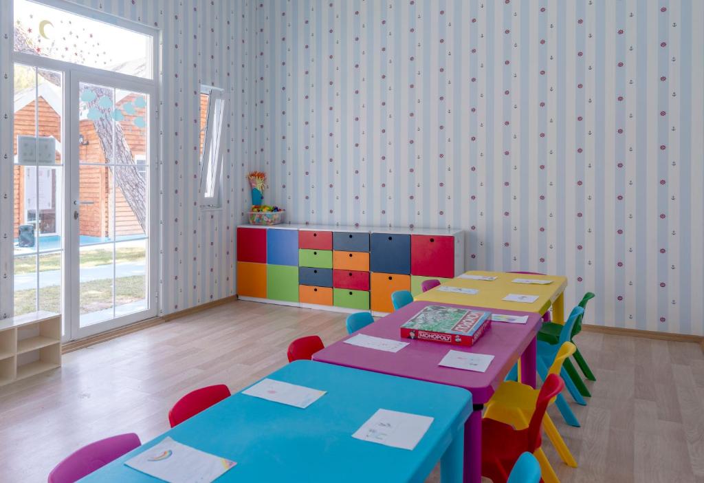 46-محوطه-هتل-5-ستاره-لوکسیا-کامفورت-ریزورت-کمر- Loxia-Comfort-Resort-Kemer-Hotel-Grounds.jpg