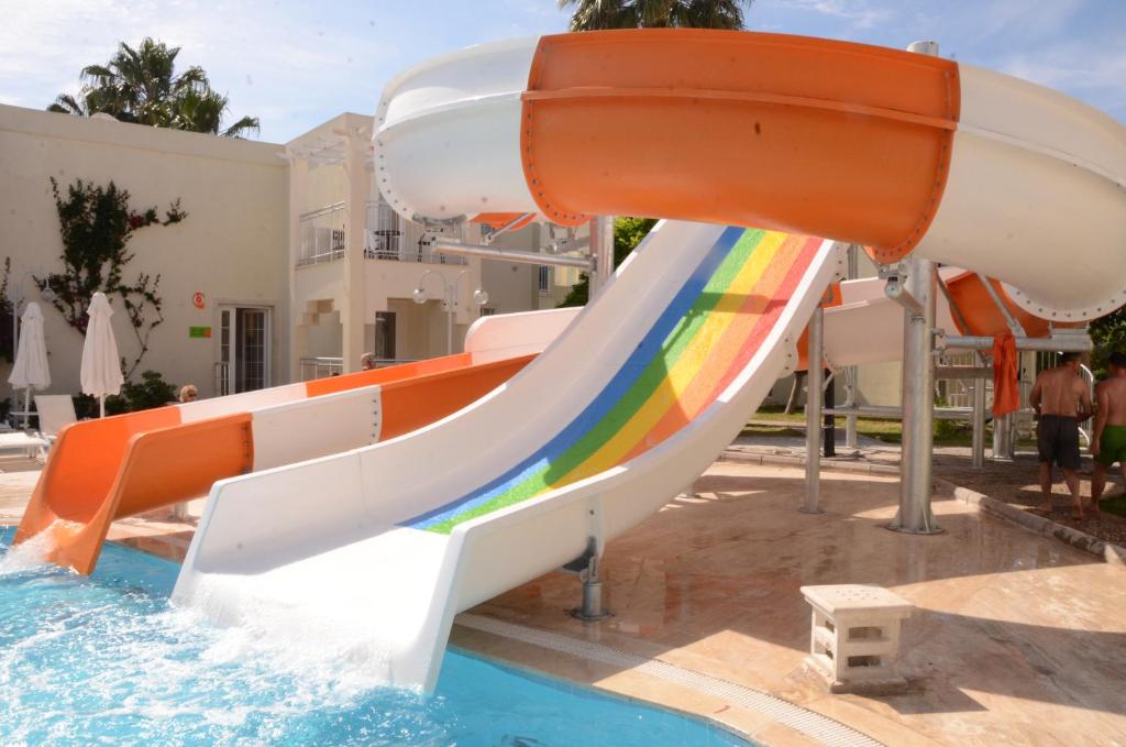 22 پارک آبی هتل 5 ستاره ماندارین ریزورت بدروم Mandarin Resort Hotel Bodrum.jpg