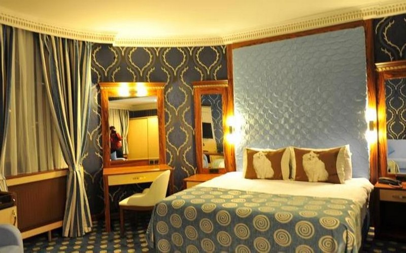 04 اتاق هتل 4 ستاره مریت شاه ماران وان Merit Sahmaran Hotel Van.jpg