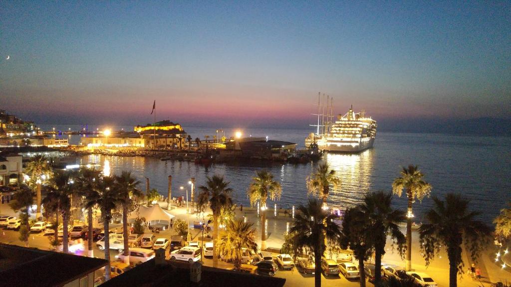 17 نمای اتاق هتل 3 ستاره سورتل کوش آداسی Surtel Hotel Kusadasi.jpg