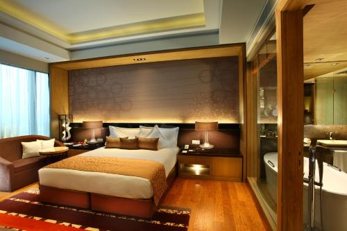 25-اتاق-هتل-5-ستاره-کراون-پلازا-روهینی-دهلی-Crowne-Plaza-Delhi-Rohini-Hotel.jpg