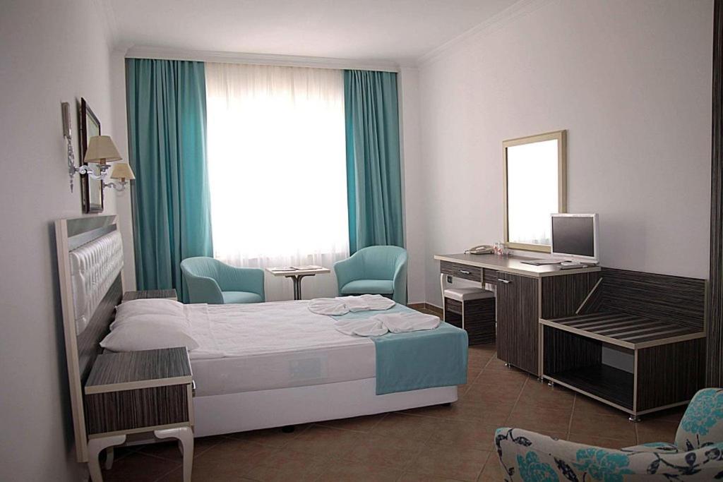 04 اتاق هتل 4 ستاره فونیکس سان بدروم Phoenix Sun Hotel Bodrum.jpg