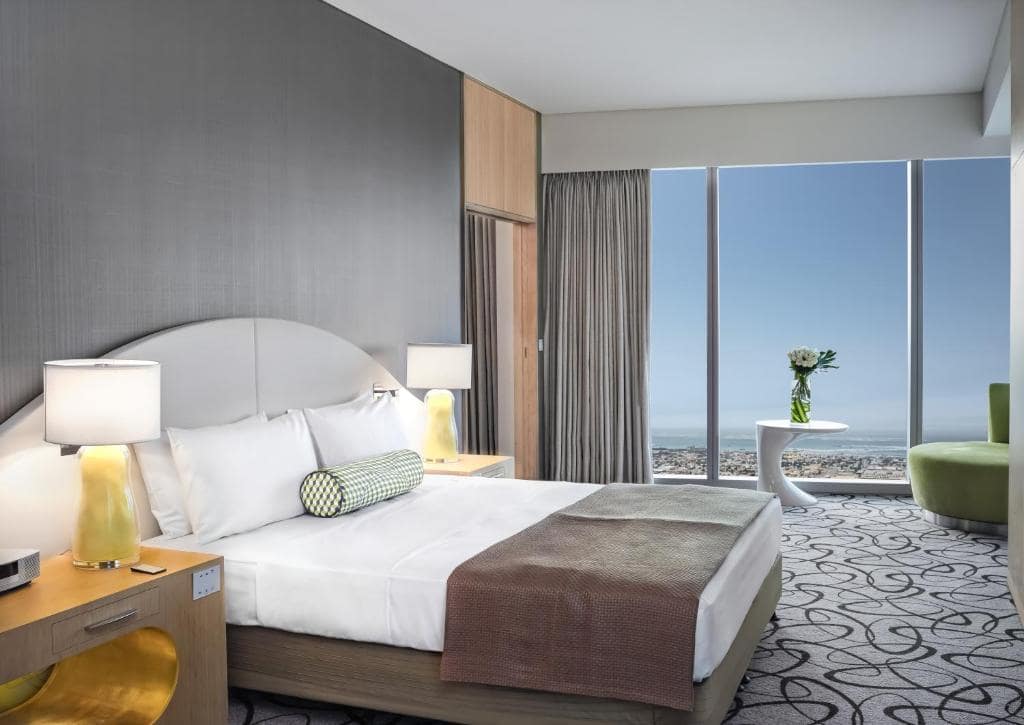 09-اتاق-خواب-هتل-5-ستاره-سوفیتل-داون-تاون-دبی-Sofitel-Dubai-Down-Town-View-Bedroom.jpg