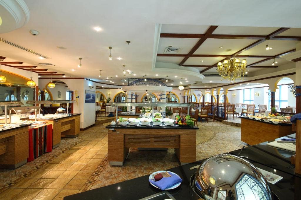 33-رستوران-هتل-4-ستاره-کورال-دبی-دیره- Coral-Dubai-Deira-Hotel-Restaurant.jpg
