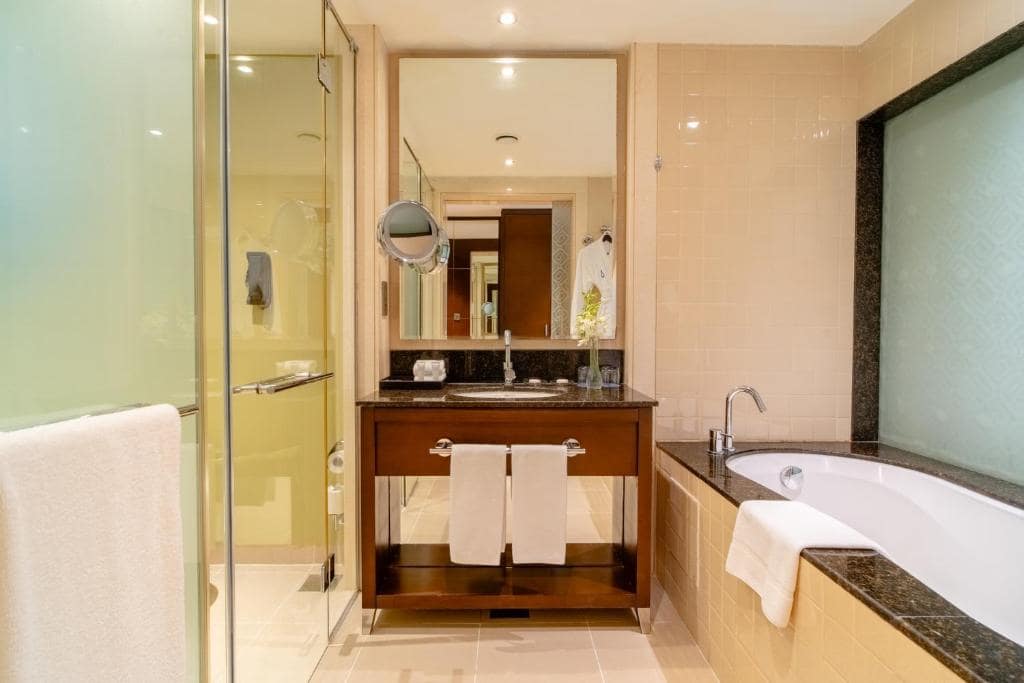 25-سرویس-بهداشتی-هتل-5-ستاره-آسیانا-دبی- Asiana-Hotel-Dubai-Bathroom.jpg
