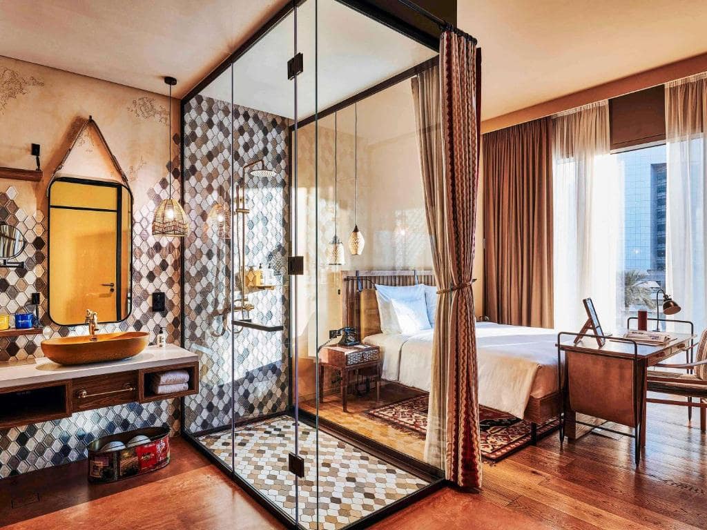 20-اتاق-خواب-هتل-5 ستاره-25-ساعت-وان-سنترال-دبی-25Hours-Hotel-Dubai-One-Central-Bedroom.jpg