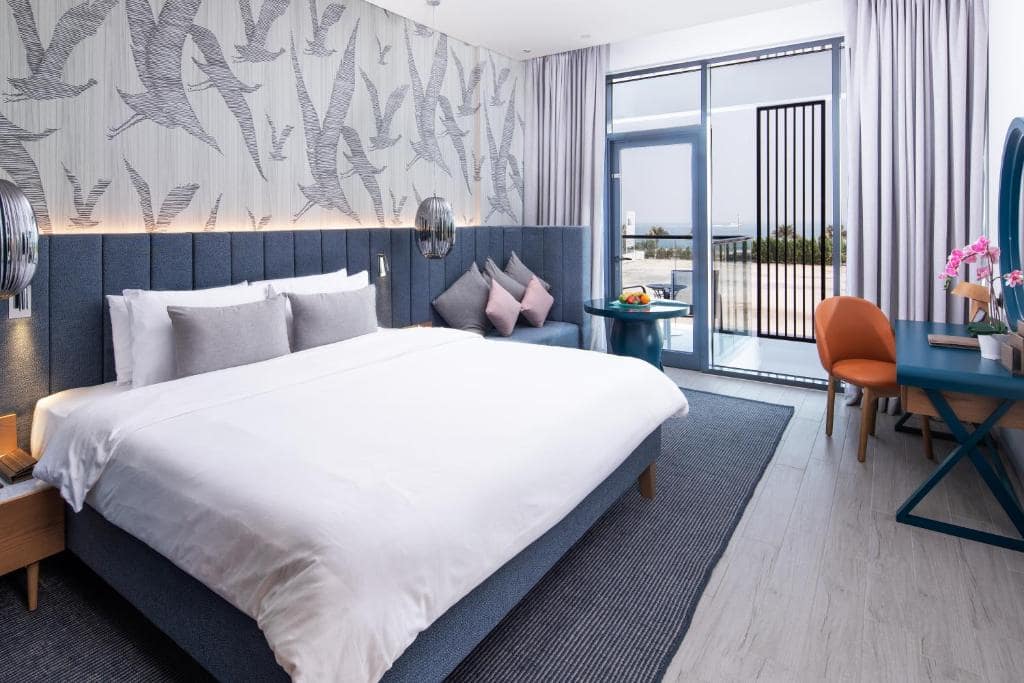 20-اتاق-هتل-5-ستاره-سی-سنترال-ریزورت-د-پالم-دبی- C-Central-Resort-Palm-Hotel-Dubai-Room.jpg