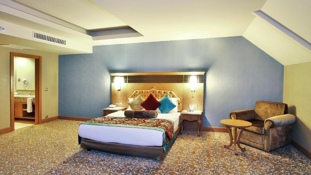 13 اتاق هتل 5 ستاره رویال هالیدی پالاس آنتالیا Royal Holiday Palace Antalya.jpg
