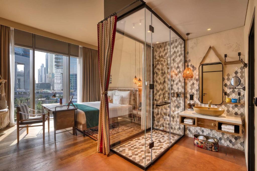 10 اتاق هتل 5 ستاره 25 ساعت وان سنترال دبی 25 Hours Hotel Dubai One central.jpg