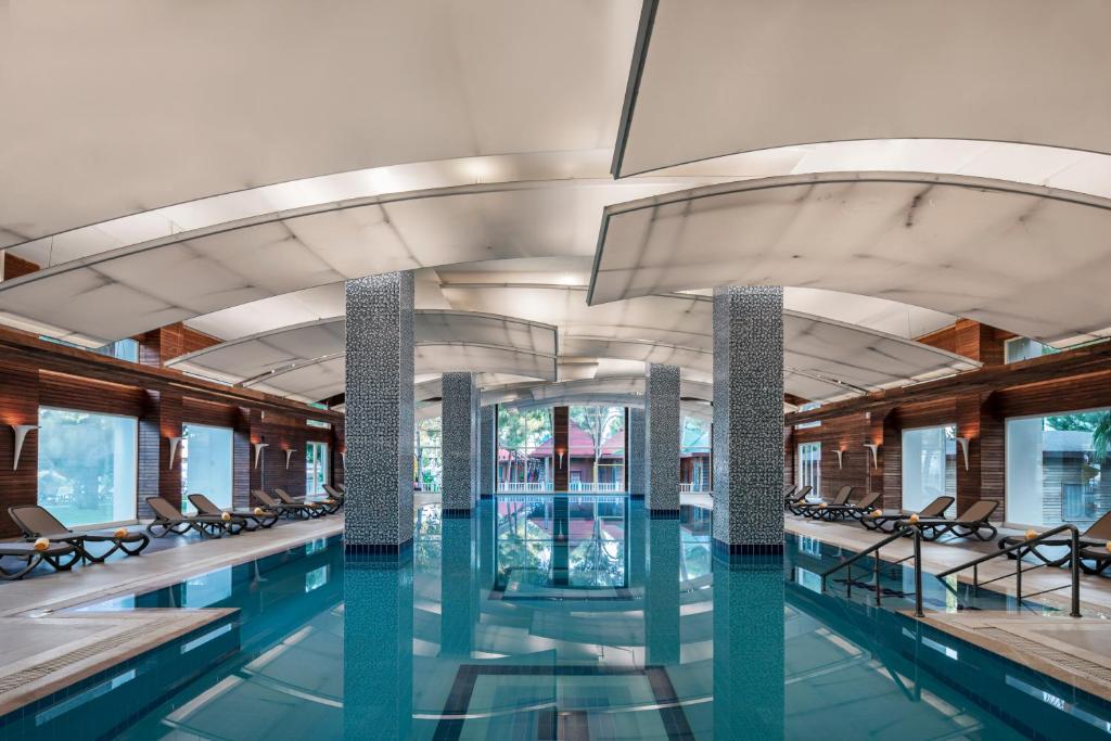 02 استخر هتل 5 ستاره پاپیلون آیشا ریزورت اند اسپا بلک آنتالیا Papillon Ayscha Hotel Resort & Spa Belek Antalya.jpg