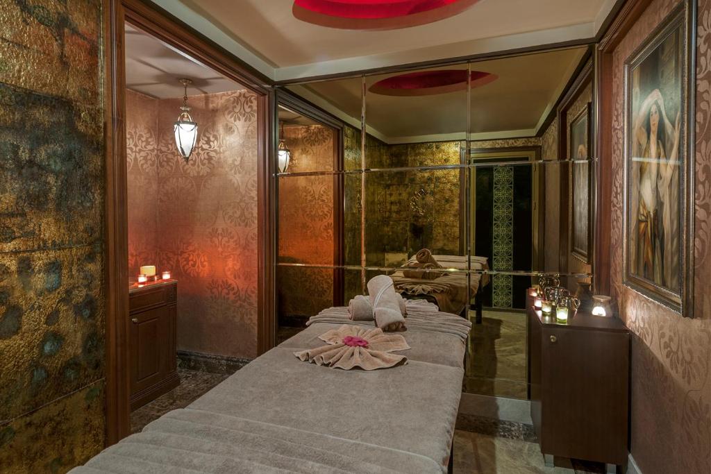 08-هتل-5-ستاره-الیت-ورد-تکسیم-استانبول-اسپا-Spa-Hotel-5-Setare-Estanbul.jpg