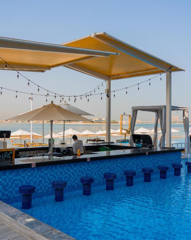 40-استخر-هتل-5-ستاره-سی-سنترال-ریزورت-د-پالم-دبی- C-Central-Resort-Palm-Hotel-Dubai-Pool.jpg