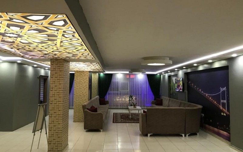 11 لابی هتل 3 ستاره کامفورت سوئیت وان Comfort Suite Van.jpg