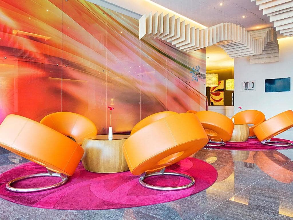 18-محوطه-هتل-3-ستاره-آیبیس-مال-آو-د-امارات-دبی-Ibis-Dubai-Mall-Of-The-Emirates-Grounds.jpg