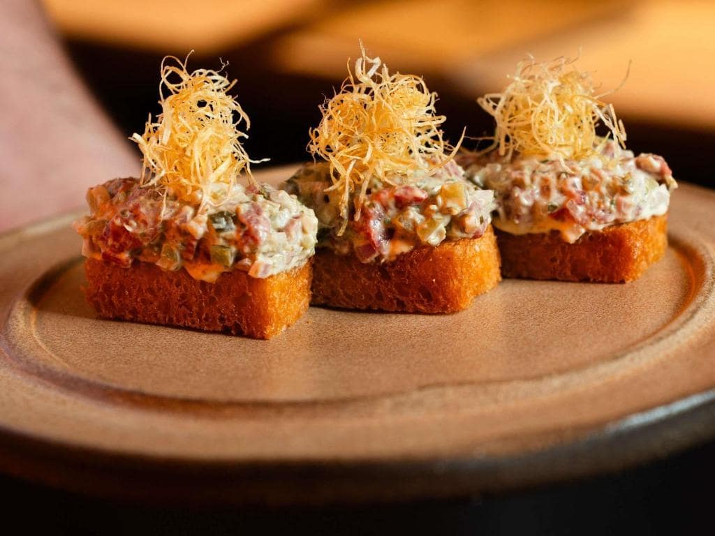 36-غذای-هتل-5-ستاره-فیرمونت-عجمان-دبی- Fairmont-Ajman-Dubai-View.jpg