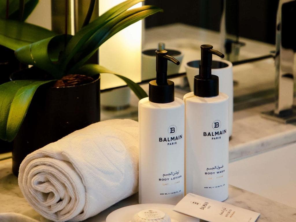 41-سرویس-بهداشتی-هتل-5-ستاره-سوفیتل-داون-تاون-دبی-Sofitel-Dubai-Down-Town-View-Bathroom.jpg